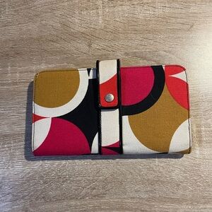 Roxy wallet clutch matches Roxy x Disney collab luggage VTG limited edition